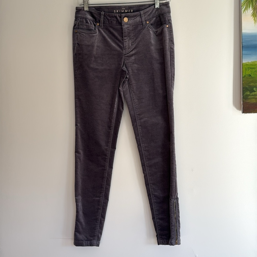 White House black market, the skimmer velvet jeans, gray size 0 EUC